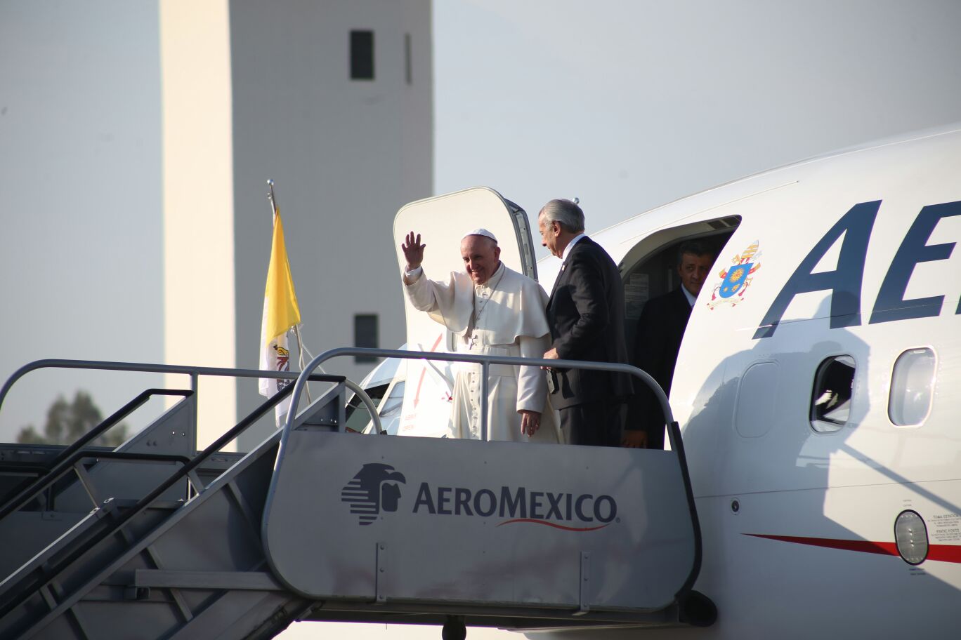 El Papa, Ayotzinapa, el Estado Laico, y los que no terminan de entender