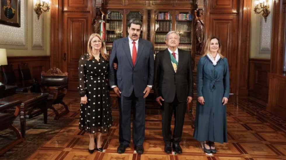 La foto de AMLO y Maduro