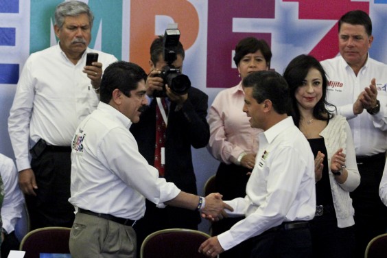 Manuel Espino apoya a Peña Nieto. El Yunque acompañará al gobierno del PRI