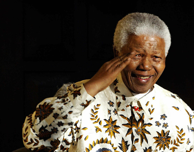Estamos lamentando la muerte de Mandela, maldito naco